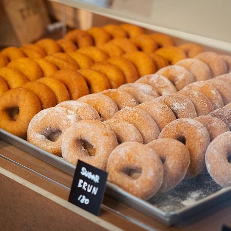 Hostel Ini Kobe & Brun Donut Cafe Екстериор снимка