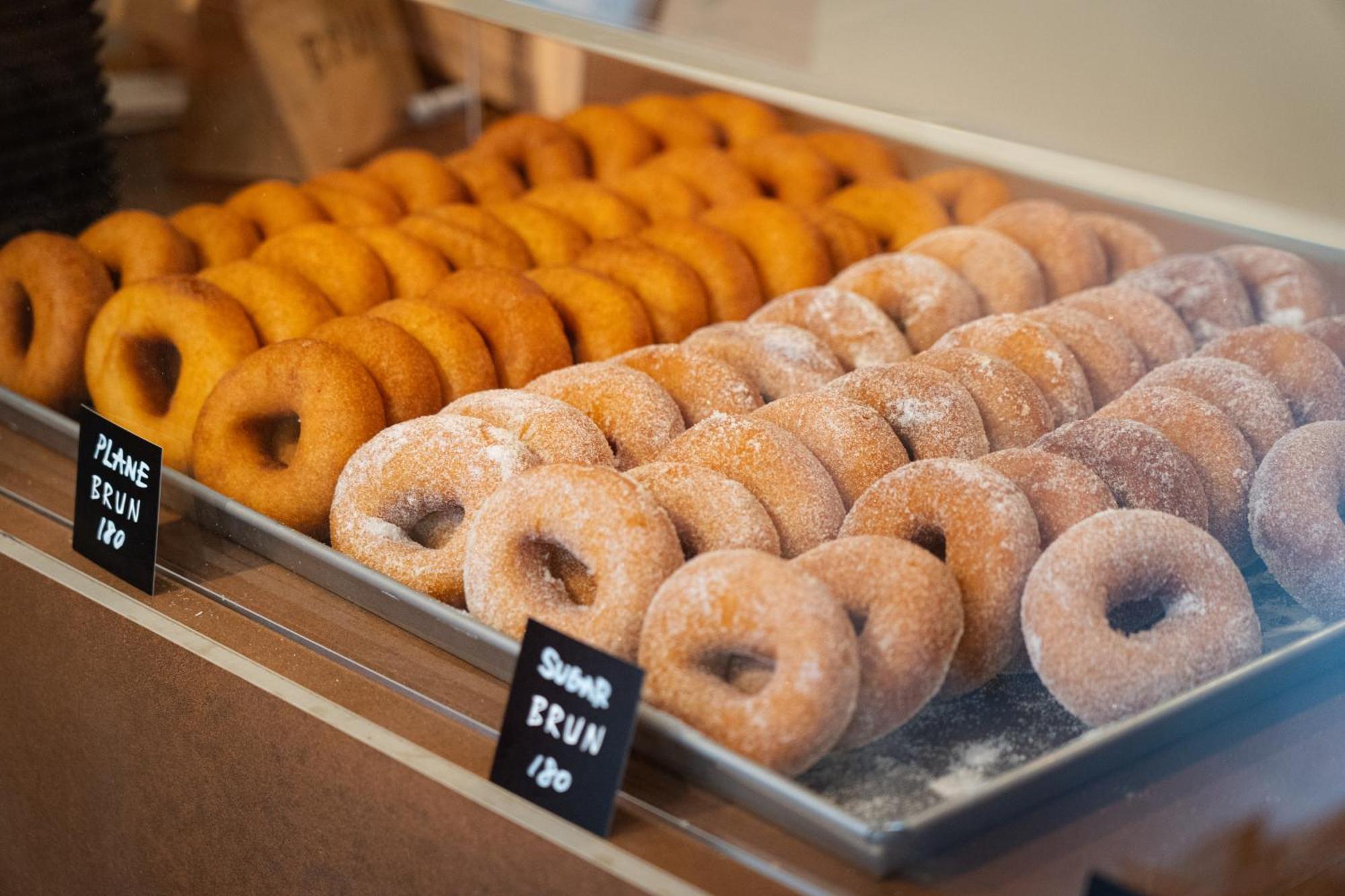 Hostel Ini Kobe & Brun Donut Cafe Екстериор снимка