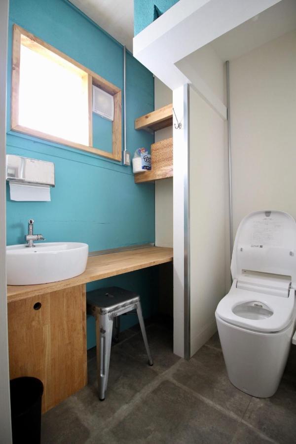 Hostel Ini Kobe & Brun Donut Cafe Екстериор снимка